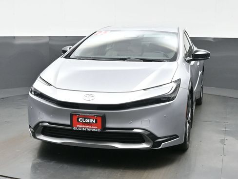 Used 2025 Toyota Prius XLE AWD/4WD image 7