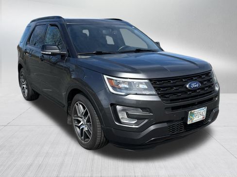 Used 2017 Ford Explorer Sport w/ Equipment Group 401A AWD/4WD image 2