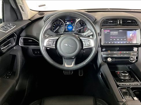 Used 2019 Jaguar F-PACE Prestige AWD/4WD image 4