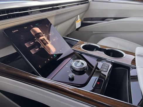 Certified 2025 Cadillac Escalade ESV Sport Platinum w/ LPO, ONYX Package image 17