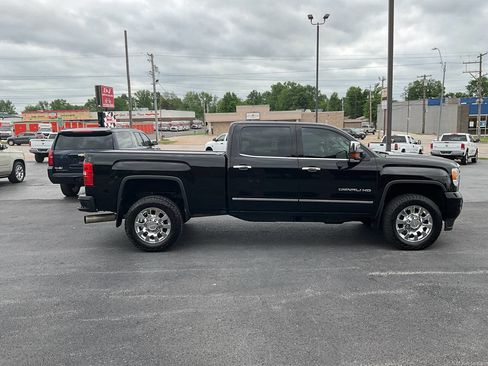 Used 2016 GMC Sierra 2500 Denali w/ Duramax Plus Package AWD/4WD image 6