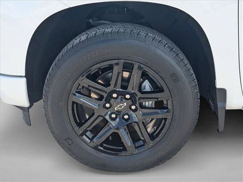 Used 2024 Chevrolet Silverado 1500 Custom w/ Dark Appearance Package RWD image 10