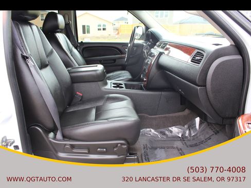 Used 2011 Chevrolet Suburban LT AWD/4WD image 21