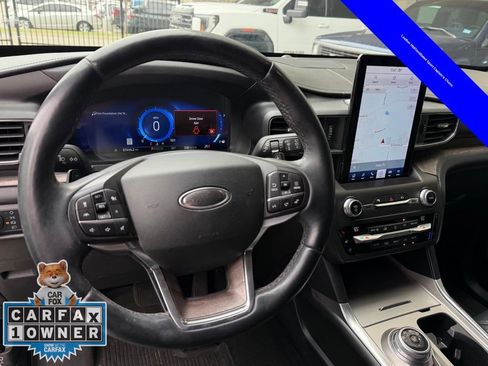 Used 2020 Ford Explorer Platinum w/ Premium Technology Package AWD/4WD image 12