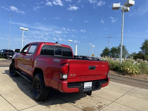 Used 2023 Toyota Tacoma SR AWD/4WD image 6