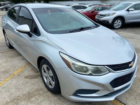 Used 2017 Chevrolet Cruze LS FWD image 7
