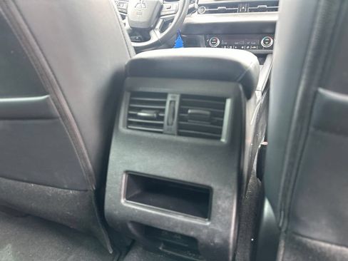 Used 2023 Mitsubishi Outlander SE FWD image 21