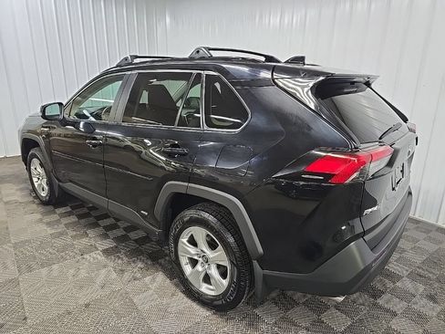 Used 2019 Toyota RAV4 XLE w/ Convenience Package AWD/4WD image 9