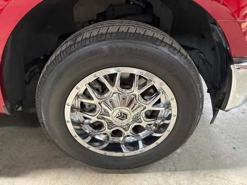 Used 2017 Ford F150 XLT w/ Equipment Group 302A Luxury RWD image 3