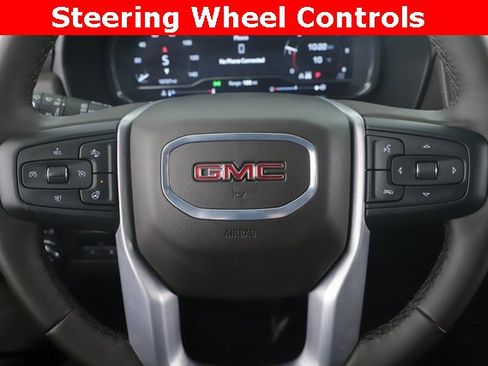 Used 2024 GMC Yukon SLT w/ SLT Luxury Package image 22