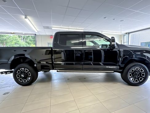 Certified 2025 Ford F350 Platinum AWD/4WD image 3