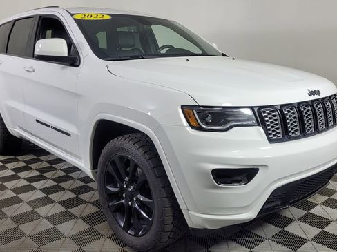Used 2022 Jeep Grand Cherokee Laredo X image 1