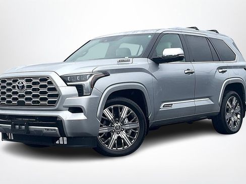 Used 2024 Toyota Sequoia Capstone image 3