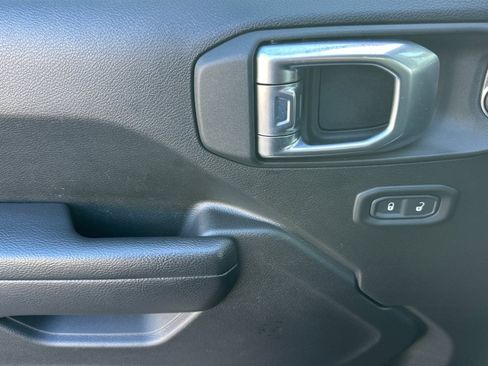 Certified 2022 Jeep Wrangler Sport S image 11