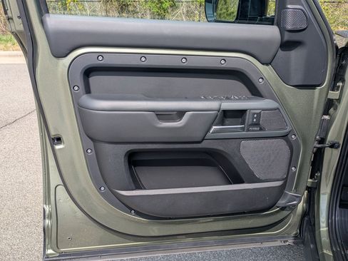 Certified 2024 Land Rover Defender 110 X-Dynamic SE AWD/4WD image 21