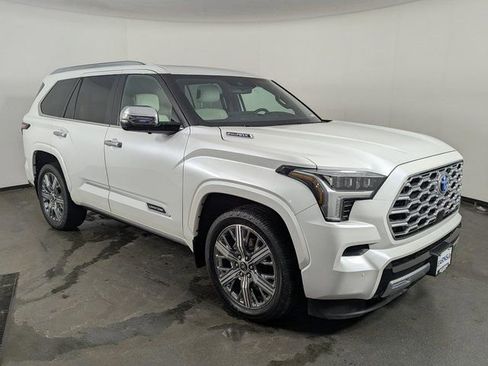 Used 2024 Toyota Sequoia Capstone image 2