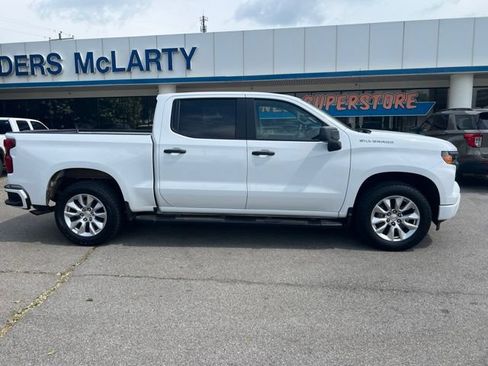 Used 2024 Chevrolet Silverado 1500 Custom RWD image 2