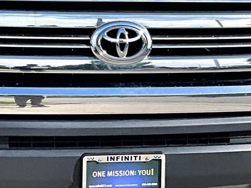 Used 2016 Toyota Tundra SR5 w/ SR5 Upgrade Package AWD/4WD image 12