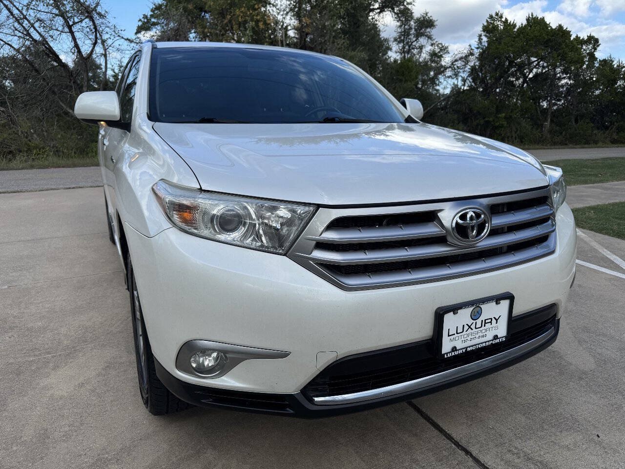 Used 2013 Toyota Highlander Limited AWD/4WD image 3