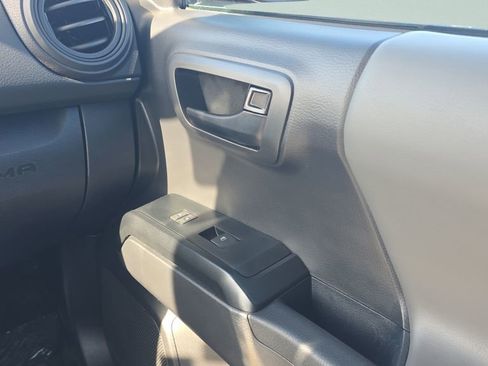 Used 2023 Toyota Tacoma SR AWD/4WD image 13