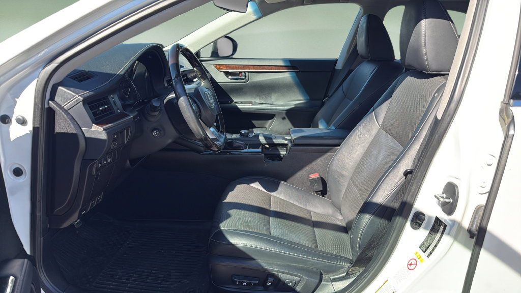 Used 2017 Lexus ES 350 w/ Premium Package FWD image 12