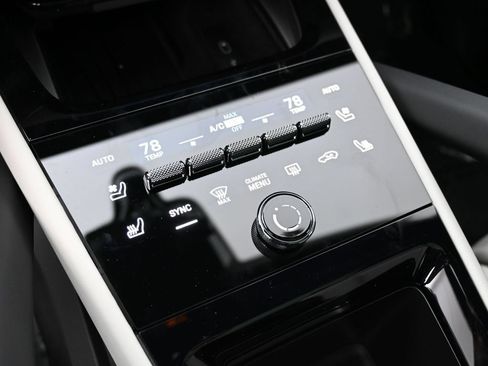 Certified 2026 Porsche Cayenne E-Hybrid Coupe AWD/4WD image 24