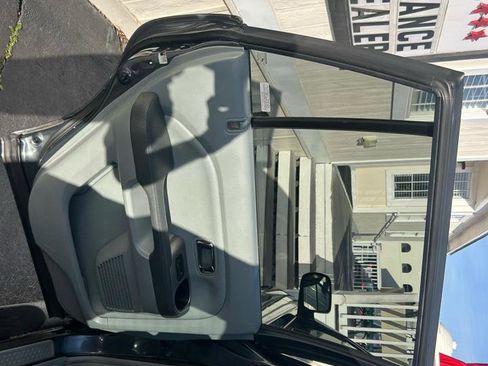 Used 2005 Honda Pilot EX-L image 25