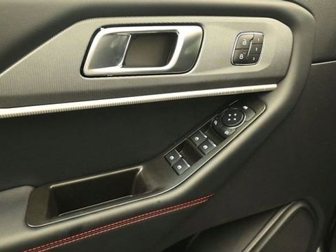 New 2026 Ford Explorer ST-Line AWD/4WD image 13