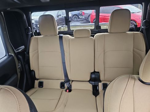 New 2026 Jeep Gladiator Willys AWD/4WD image 21