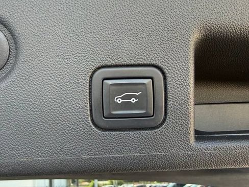 Used 2021 Chevrolet Equinox LT FWD image 10