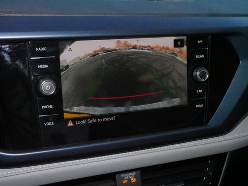 Used 2024 Volkswagen Taos SE image 31