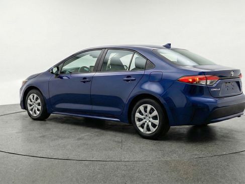 Used 2025 Toyota Corolla LE FWD image 6