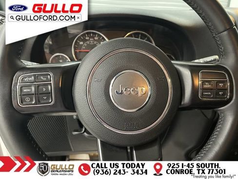 Used 2017 Jeep Wrangler Unlimited Sahara AWD/4WD image 21