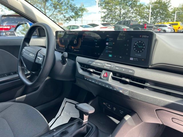 Certified 2025 Kia K4 FWD image 32