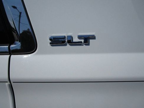 Used 2018 GMC Yukon SLT image 6