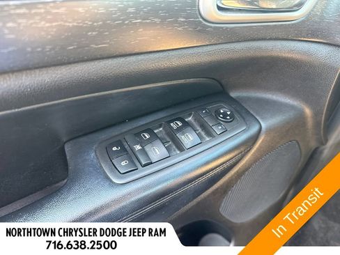 Used 2018 Jeep Grand Cherokee Laredo AWD/4WD image 24