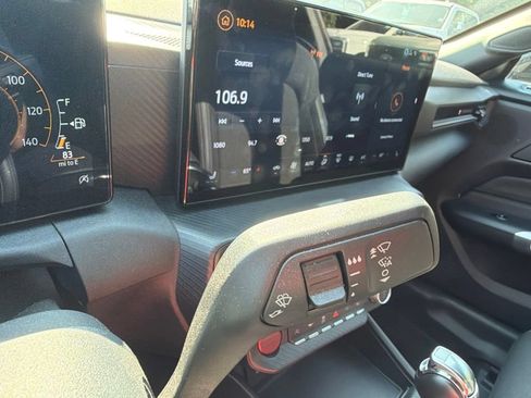 Used 2025 Ford Mustang Coupe RWD image 24