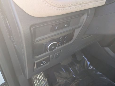 Certified 2024 Ford Expedition Limited image 16