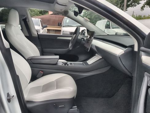 Used 2023 Tesla Model Y 2WD image 27