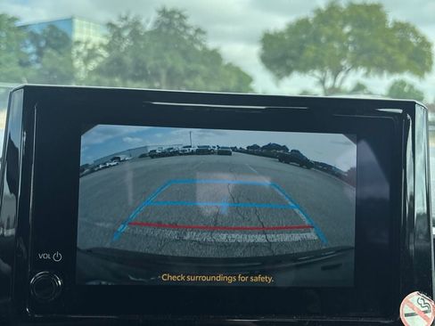 Used 2025 Toyota Corolla LE FWD image 11