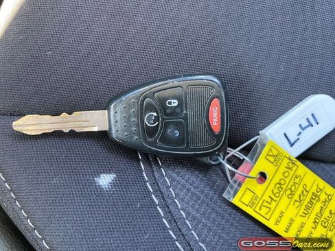 Used 2013 Jeep Wrangler Unlimited Sahara w/ Connectivity Group AWD/4WD image 25
