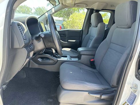 Used 2024 Nissan Frontier S RWD image 15
