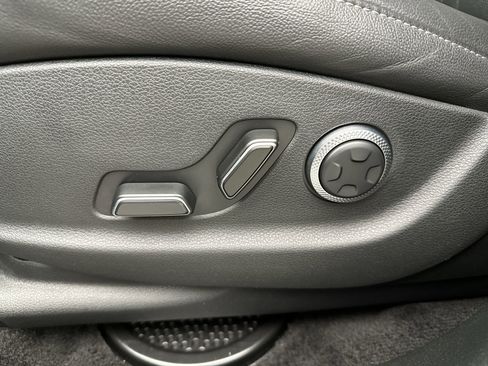 Certified 2025 Genesis GV80 2.5T Standard image 12