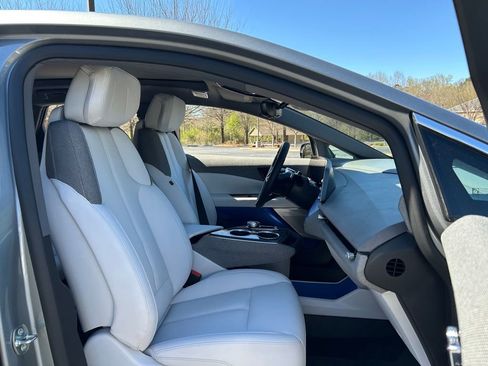 Used 2025 Cadillac Optiq Luxury 1 AWD/4WD image 55
