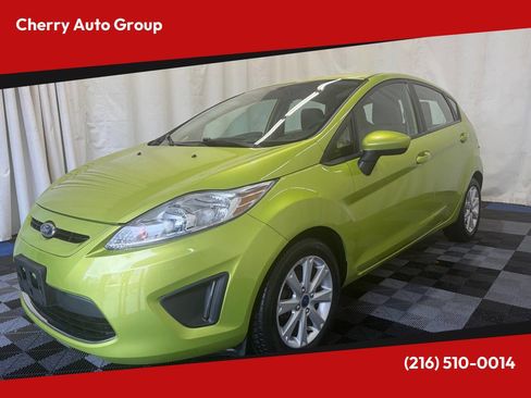 Used 2012 Ford Fiesta SE image 1