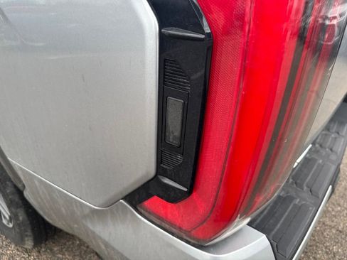Used 2025 Toyota Tundra Limited AWD/4WD image 6