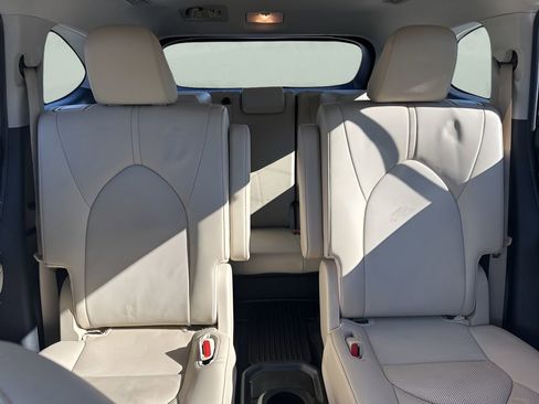 Used 2023 Toyota Highlander Limited image 13