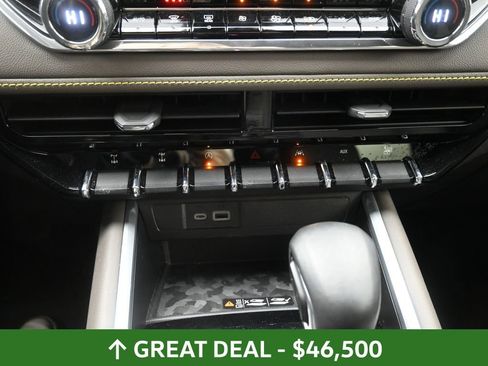 Used 2024 Chevrolet Colorado ZR2 w/ ZR2 Convenience Package III image 27