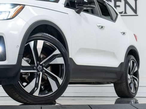Used 2023 Volvo XC40 B5 Ultimate w/ Climate Package image 26