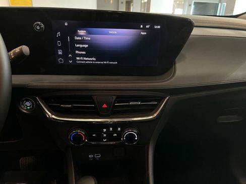 Used 2025 Buick Encore GX Preferred FWD image 17